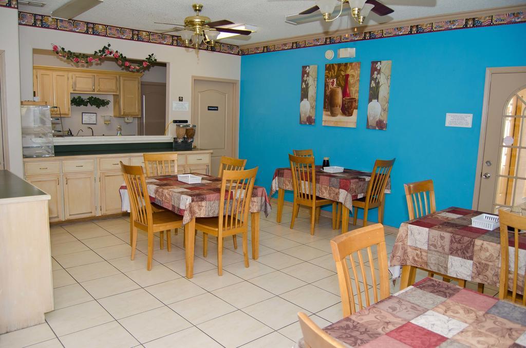 Texas Inn And Suites City Center At University Dr. Edinburg Ngoại thất bức ảnh