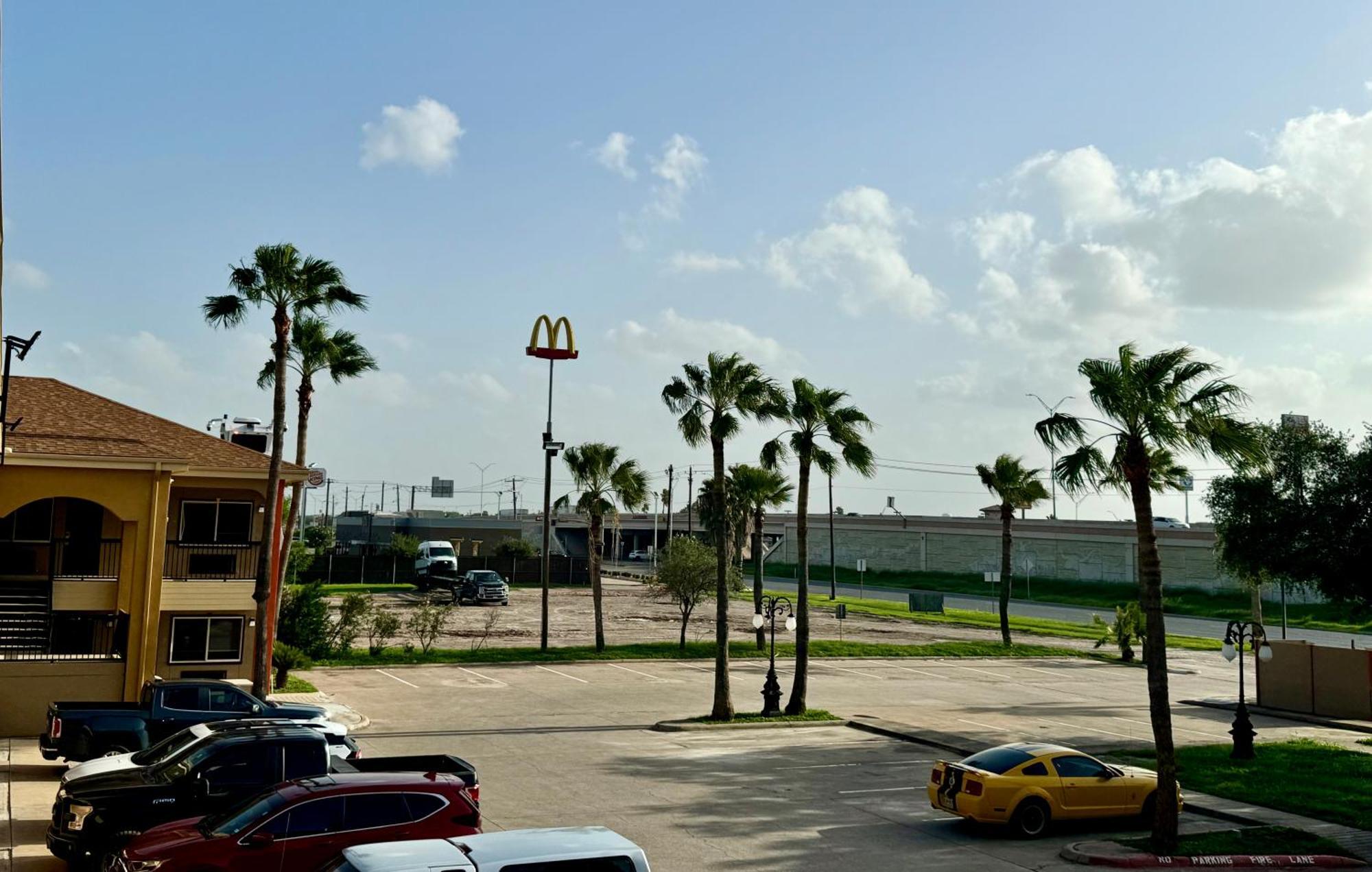 Texas Inn And Suites City Center At University Dr. Edinburg Ngoại thất bức ảnh