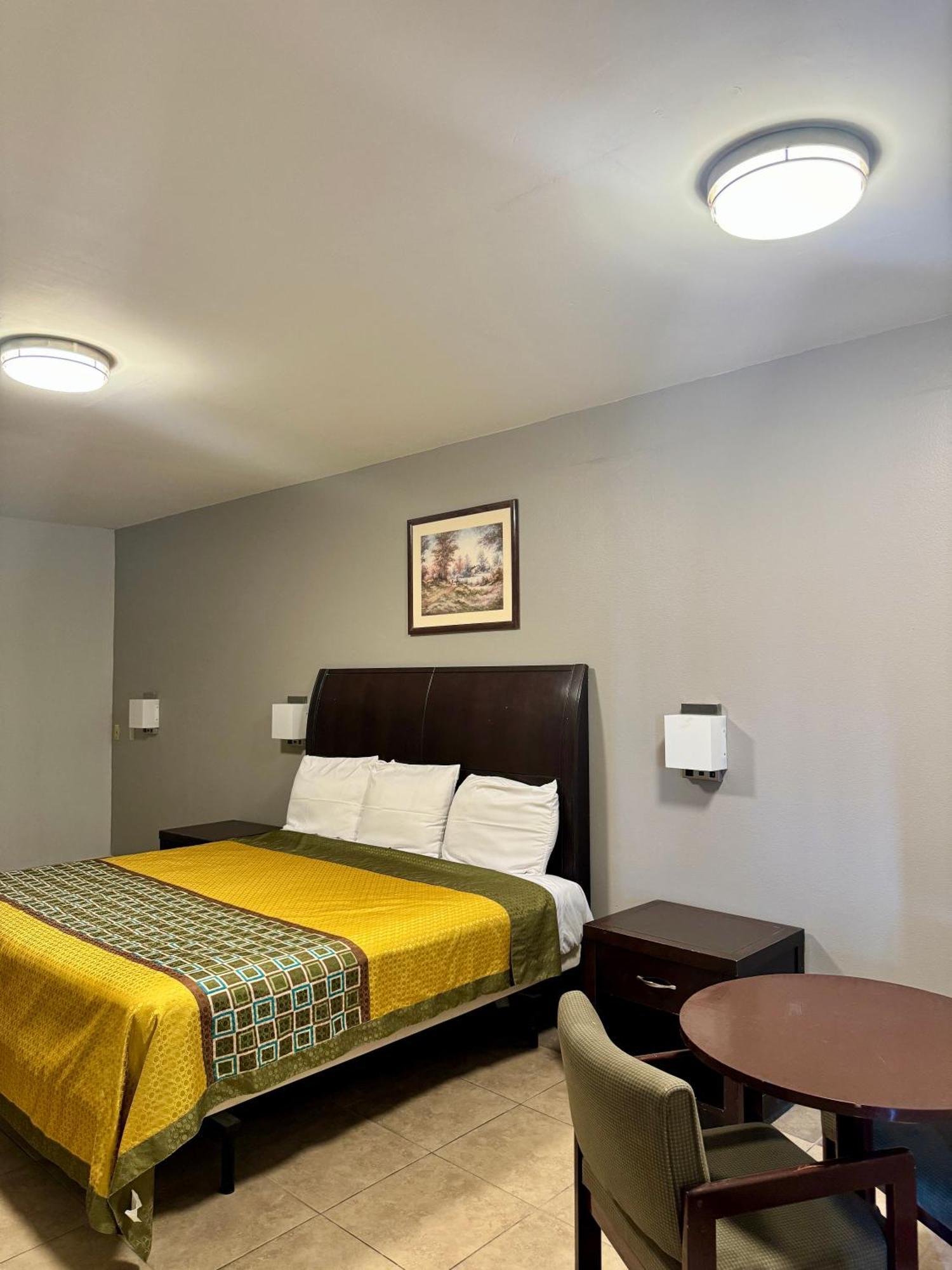 Texas Inn And Suites City Center At University Dr. Edinburg Ngoại thất bức ảnh