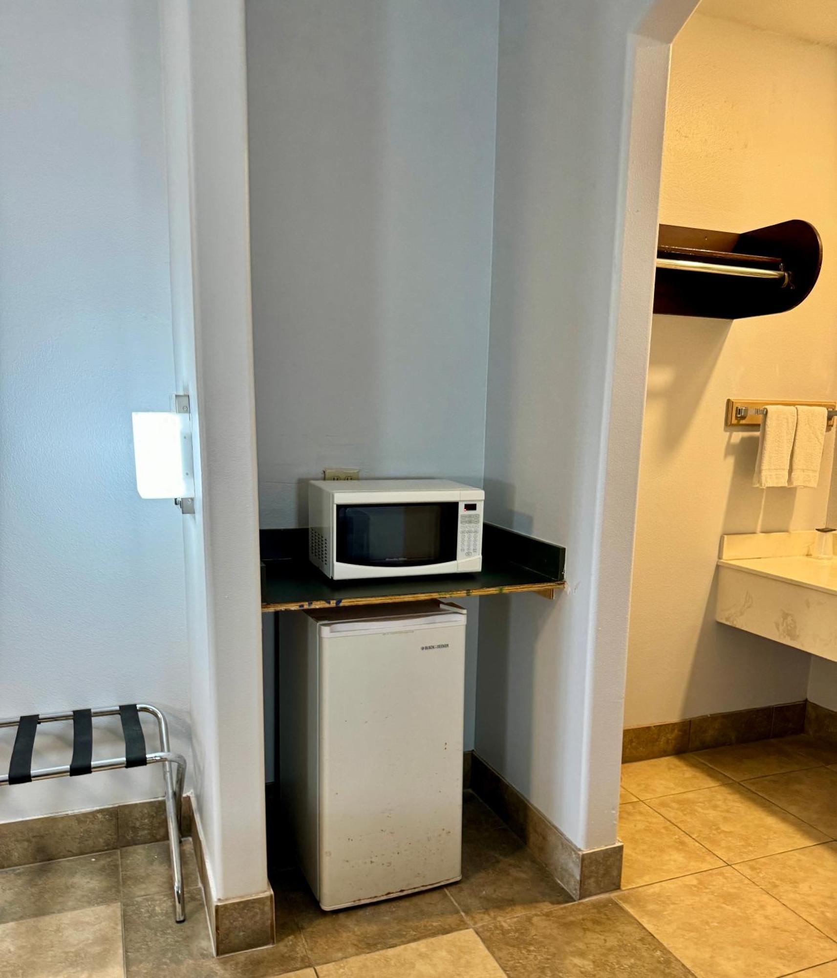 Texas Inn And Suites City Center At University Dr. Edinburg Ngoại thất bức ảnh