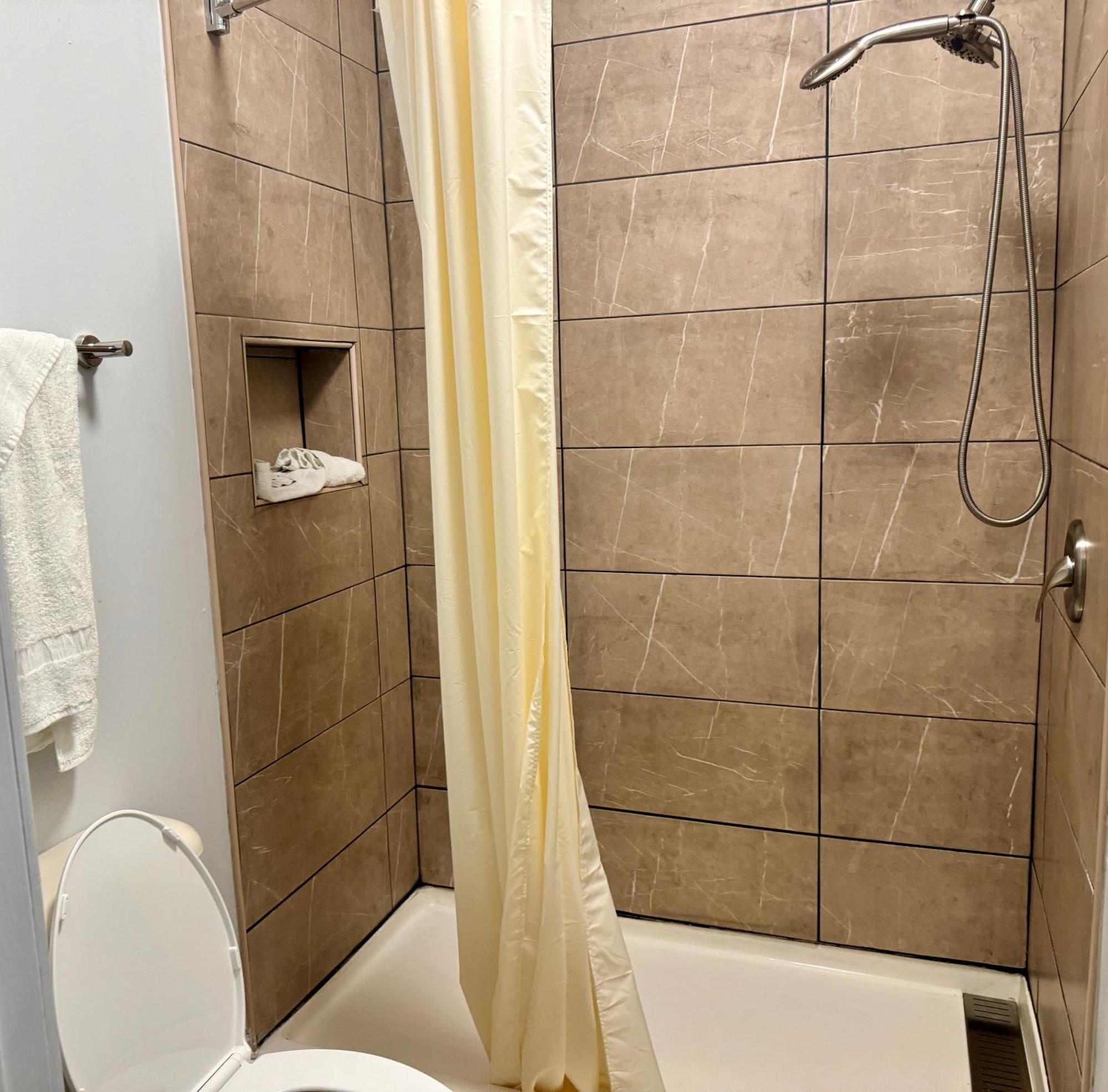 Texas Inn And Suites City Center At University Dr. Edinburg Ngoại thất bức ảnh