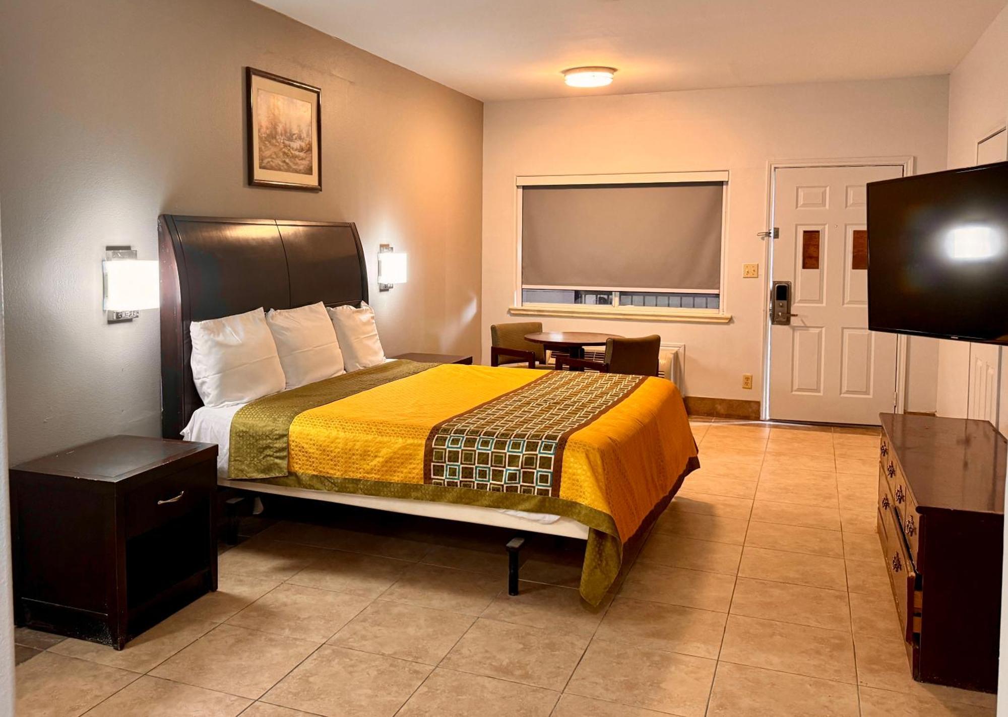 Texas Inn And Suites City Center At University Dr. Edinburg Ngoại thất bức ảnh