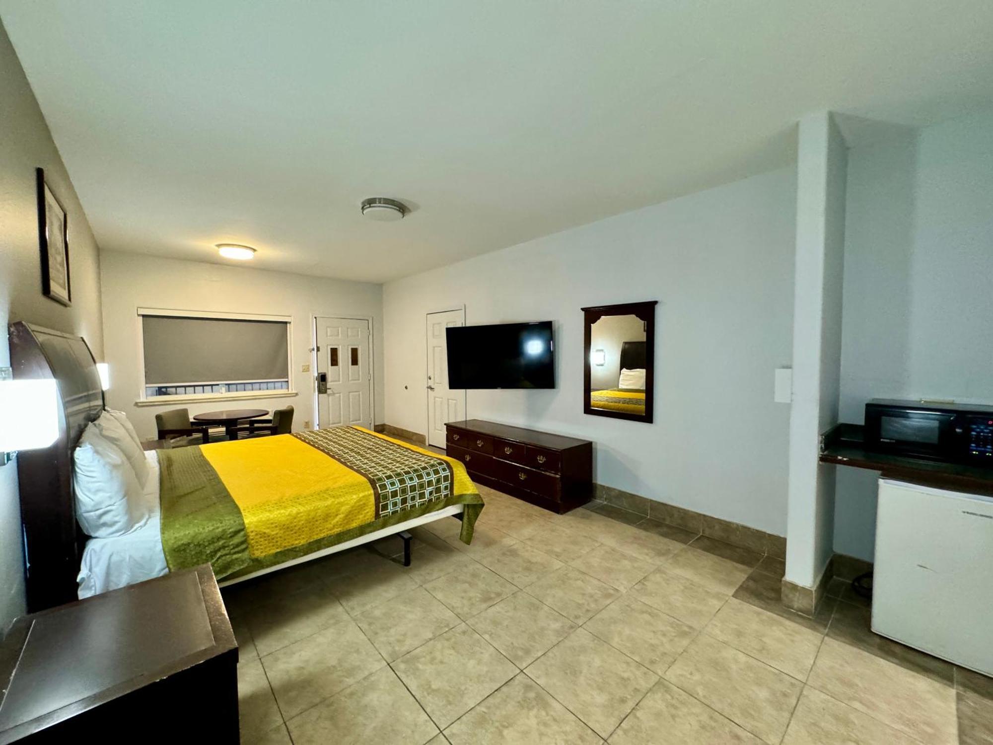 Texas Inn And Suites City Center At University Dr. Edinburg Ngoại thất bức ảnh