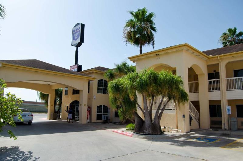 Texas Inn And Suites City Center At University Dr. Edinburg Ngoại thất bức ảnh