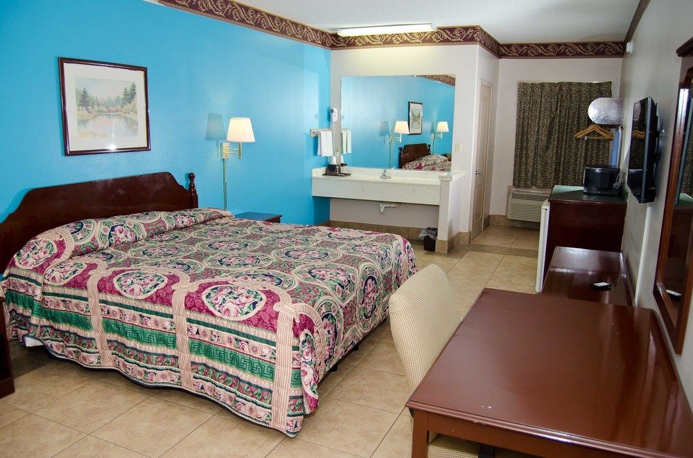 Texas Inn And Suites City Center At University Dr. Edinburg Ngoại thất bức ảnh